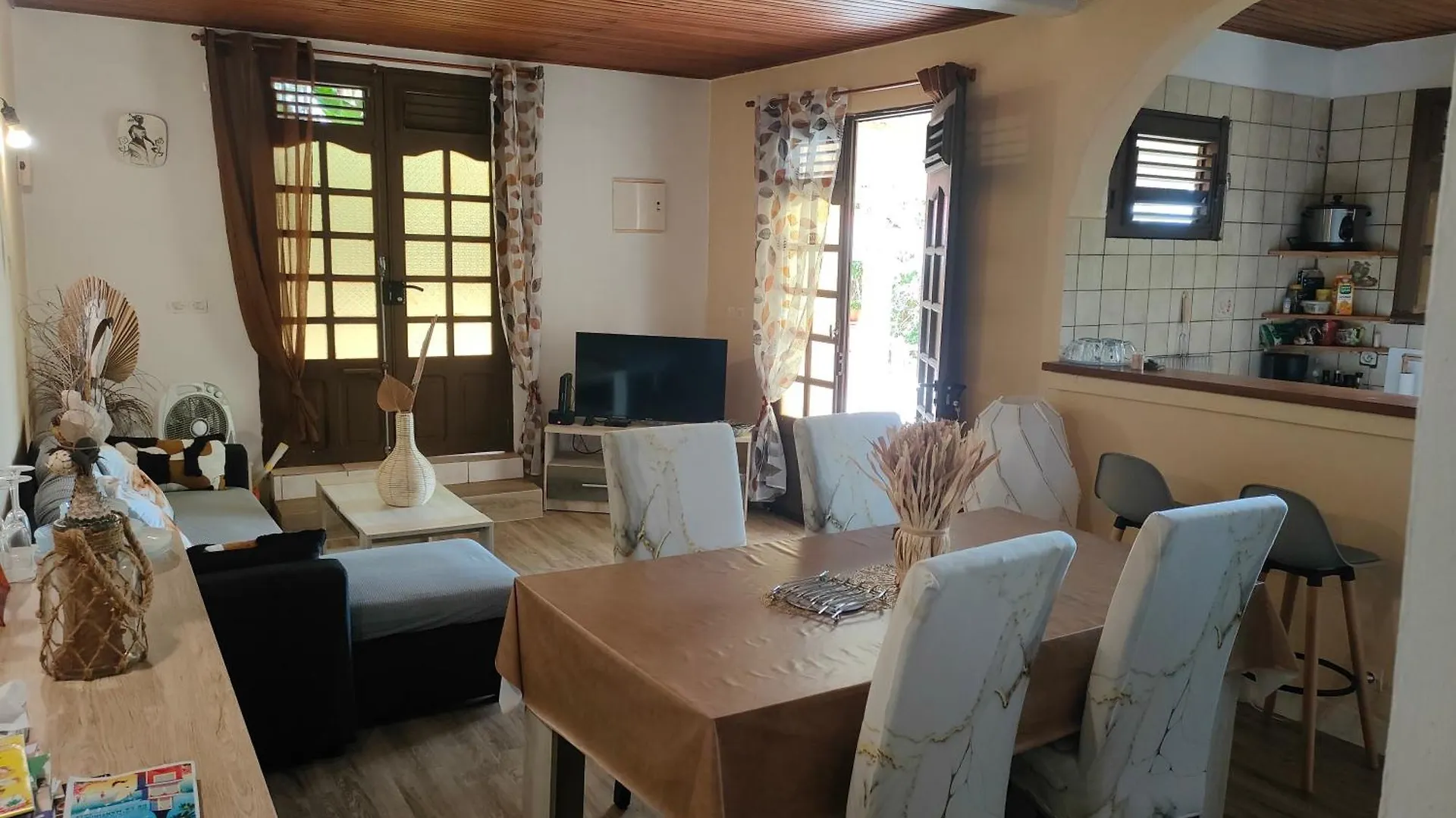 Bromelias Apartment Le Robert